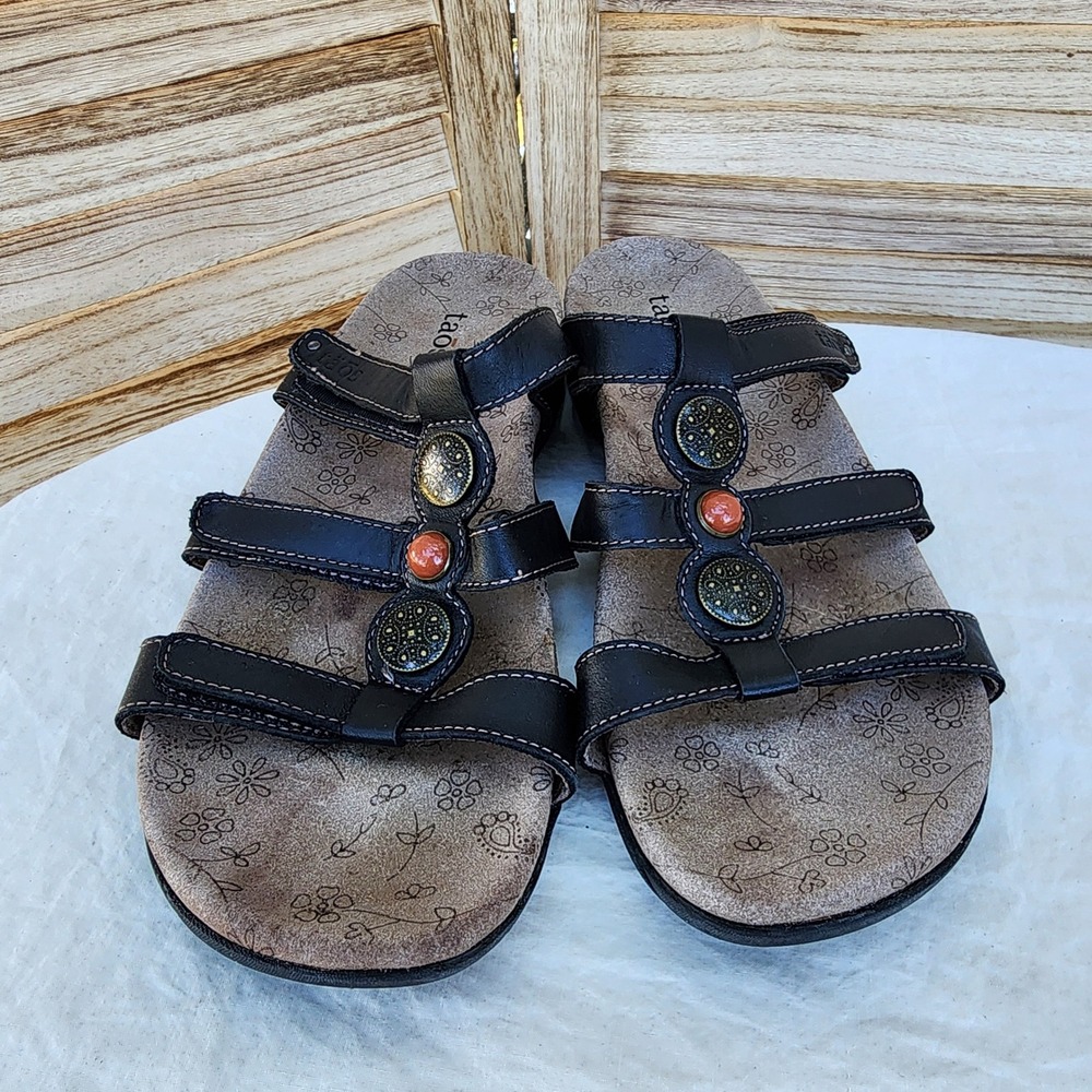 Taos Sz 9 Black Leather Medallion Slide Sandals Trophy 2 Travel Vacation Resort